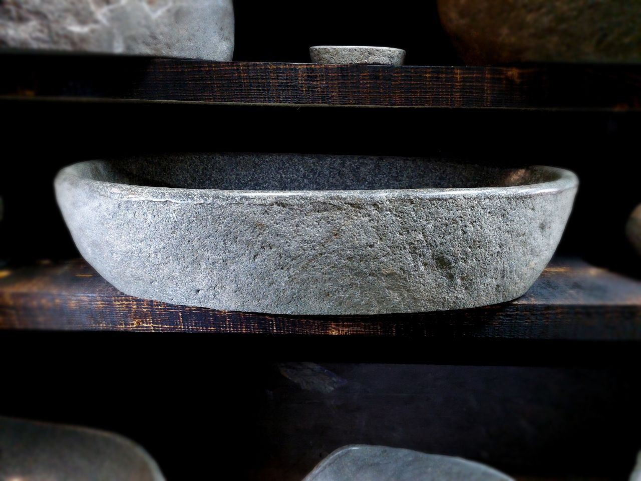 Раковина из камня