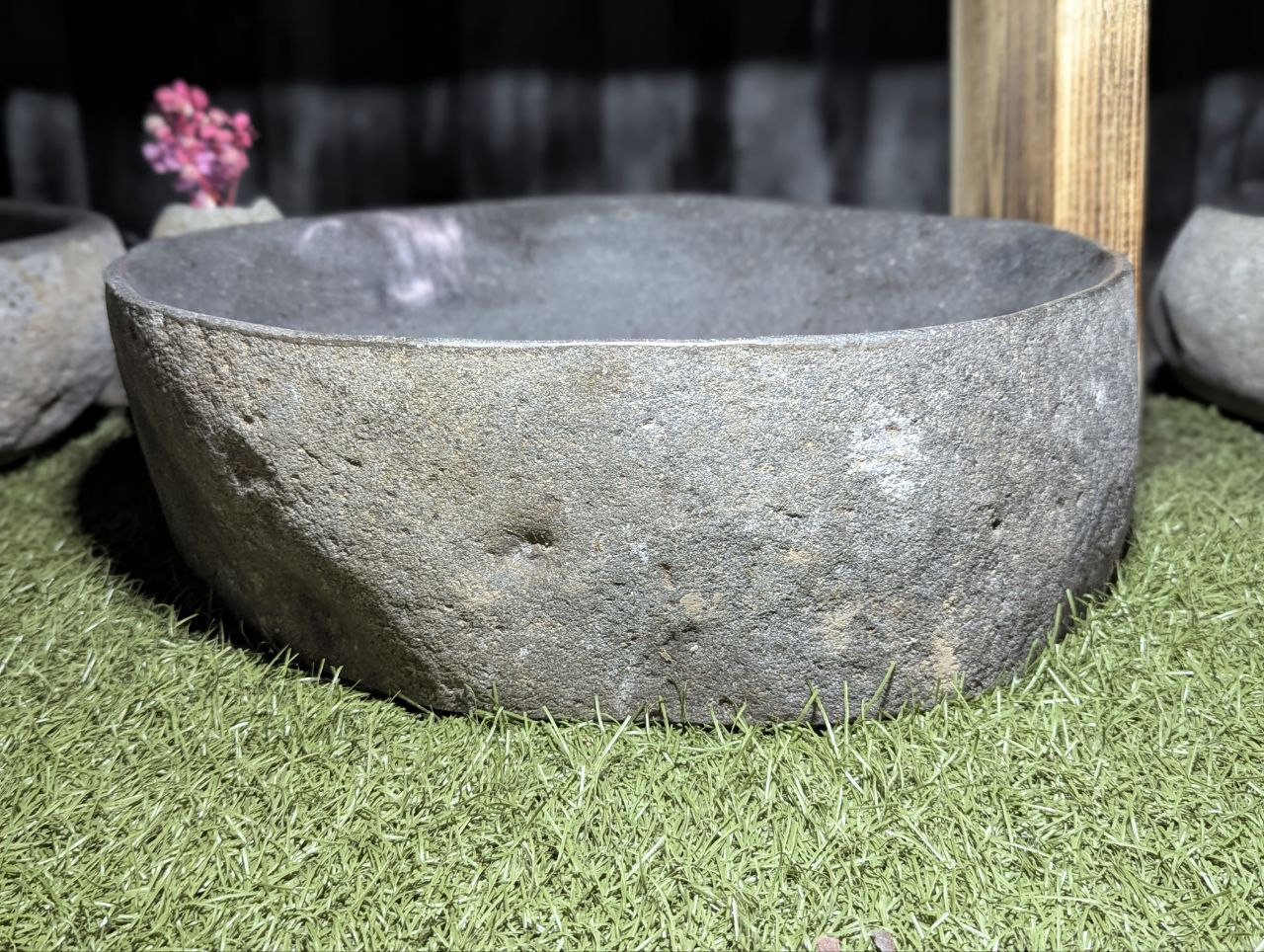 Раковина из камня