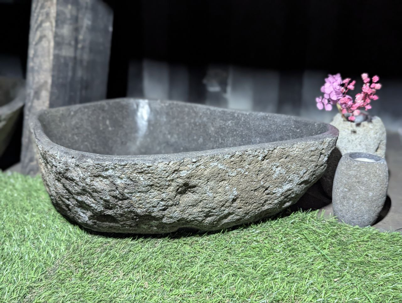 Раковина из камня