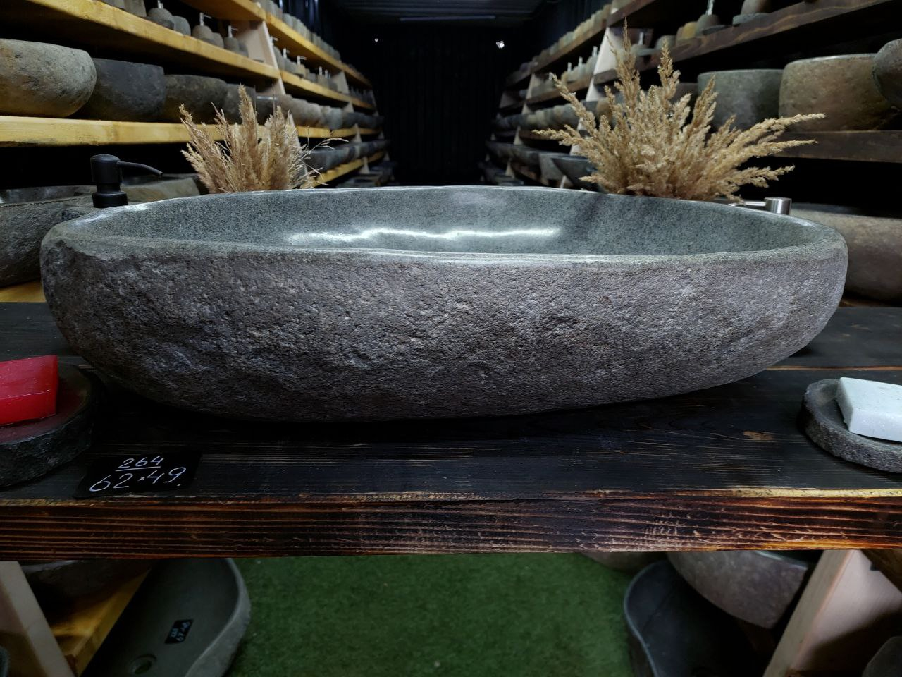 Раковина из камня