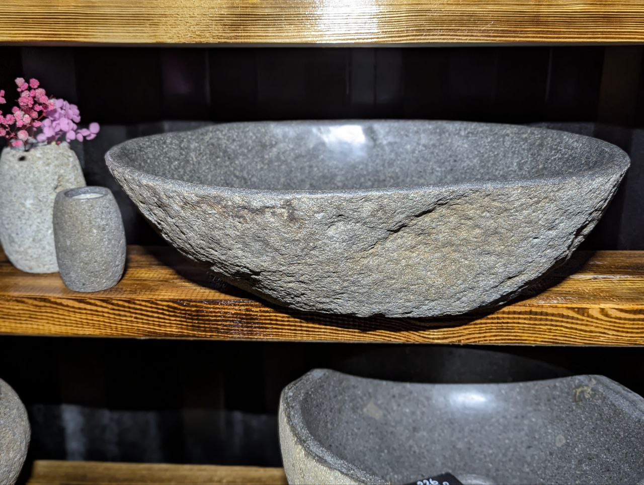 Раковина из камня