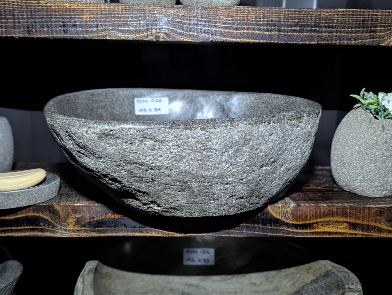 Раковина из камня