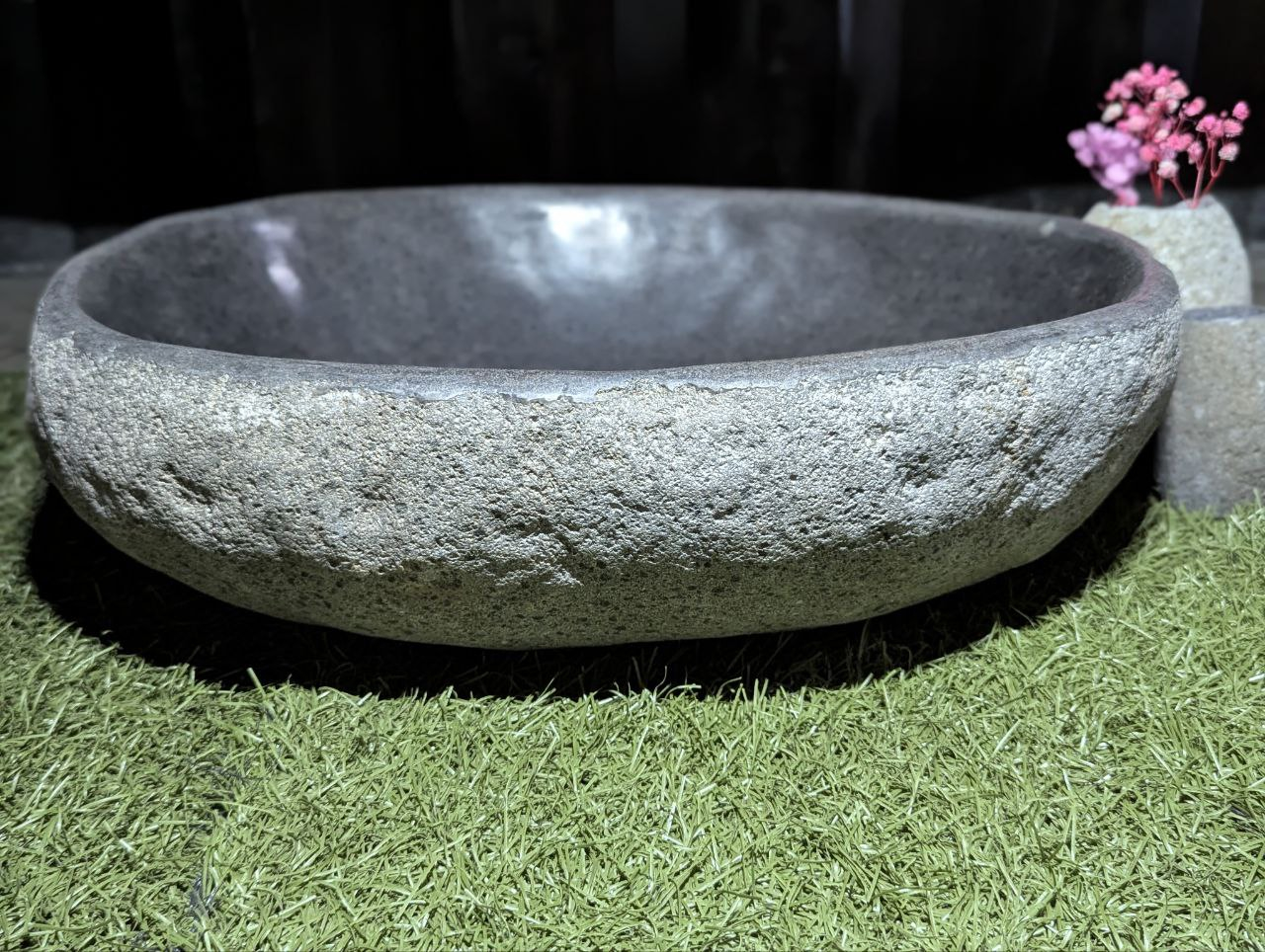 Раковина из камня