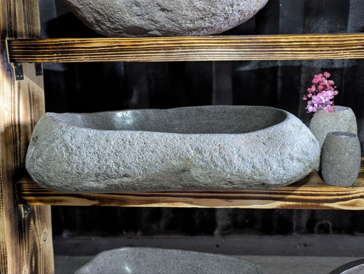 Раковина из камня