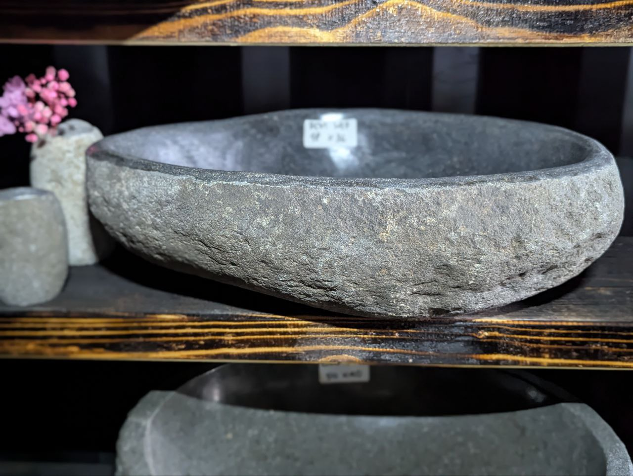 Раковина из камня