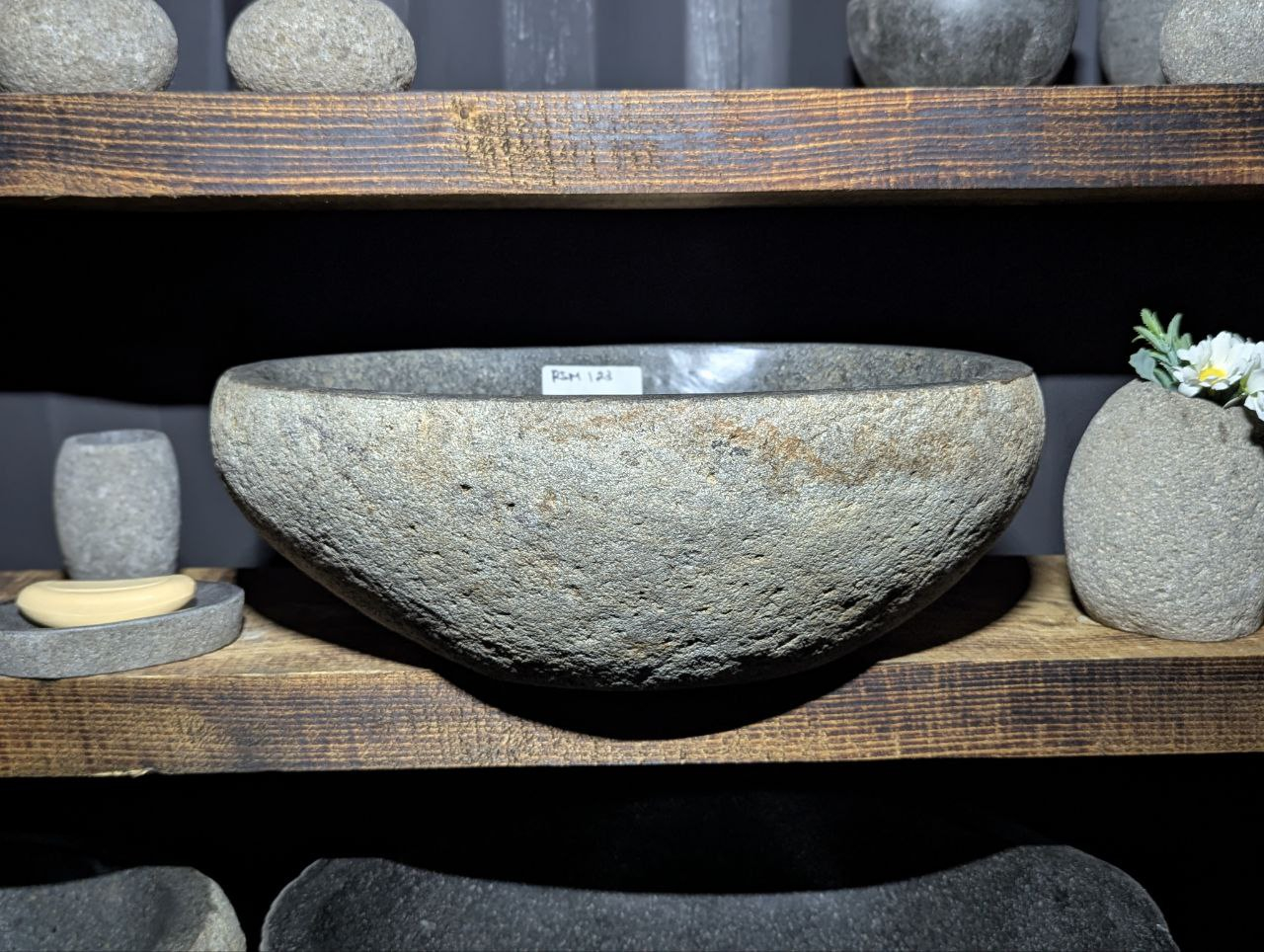 Раковина из камня