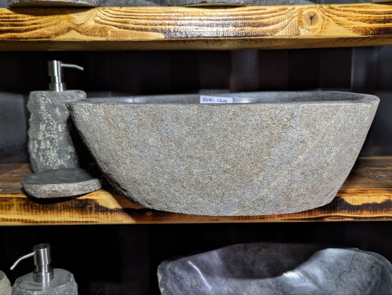 Раковина из камня