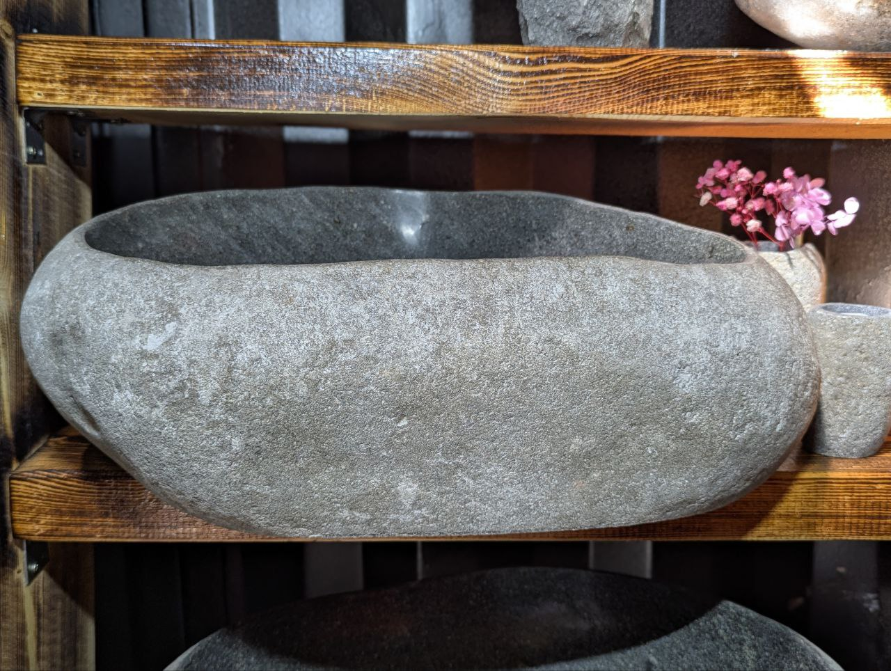Раковина из камня