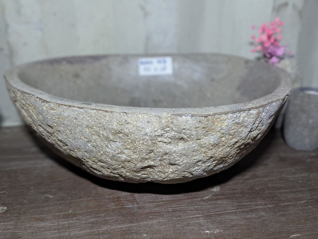 Раковина из камня