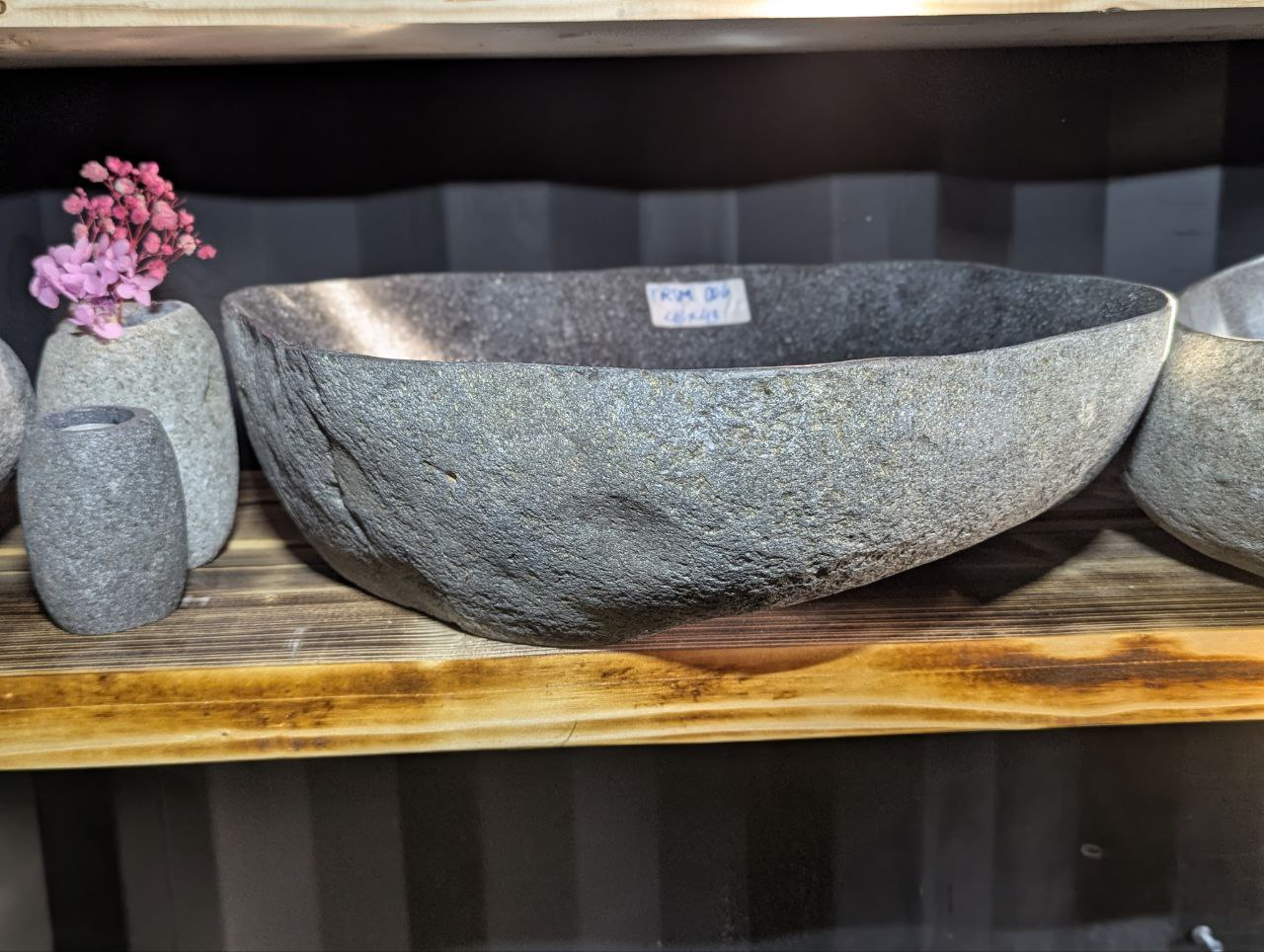 Раковина из камня