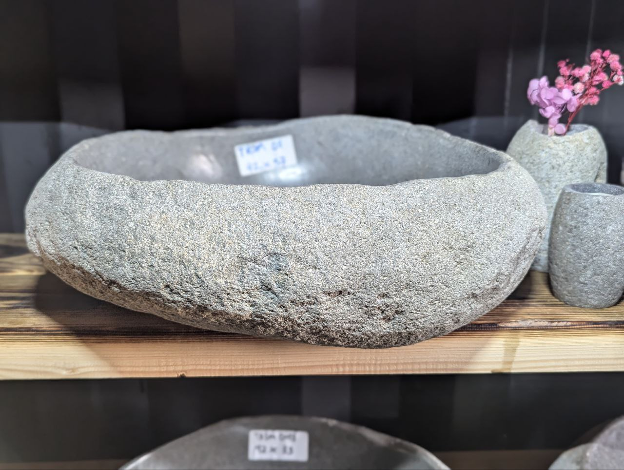 Раковина из камня