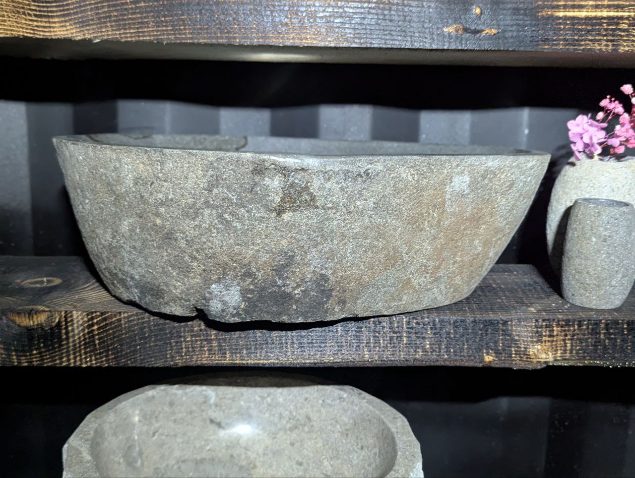 Раковина из камня