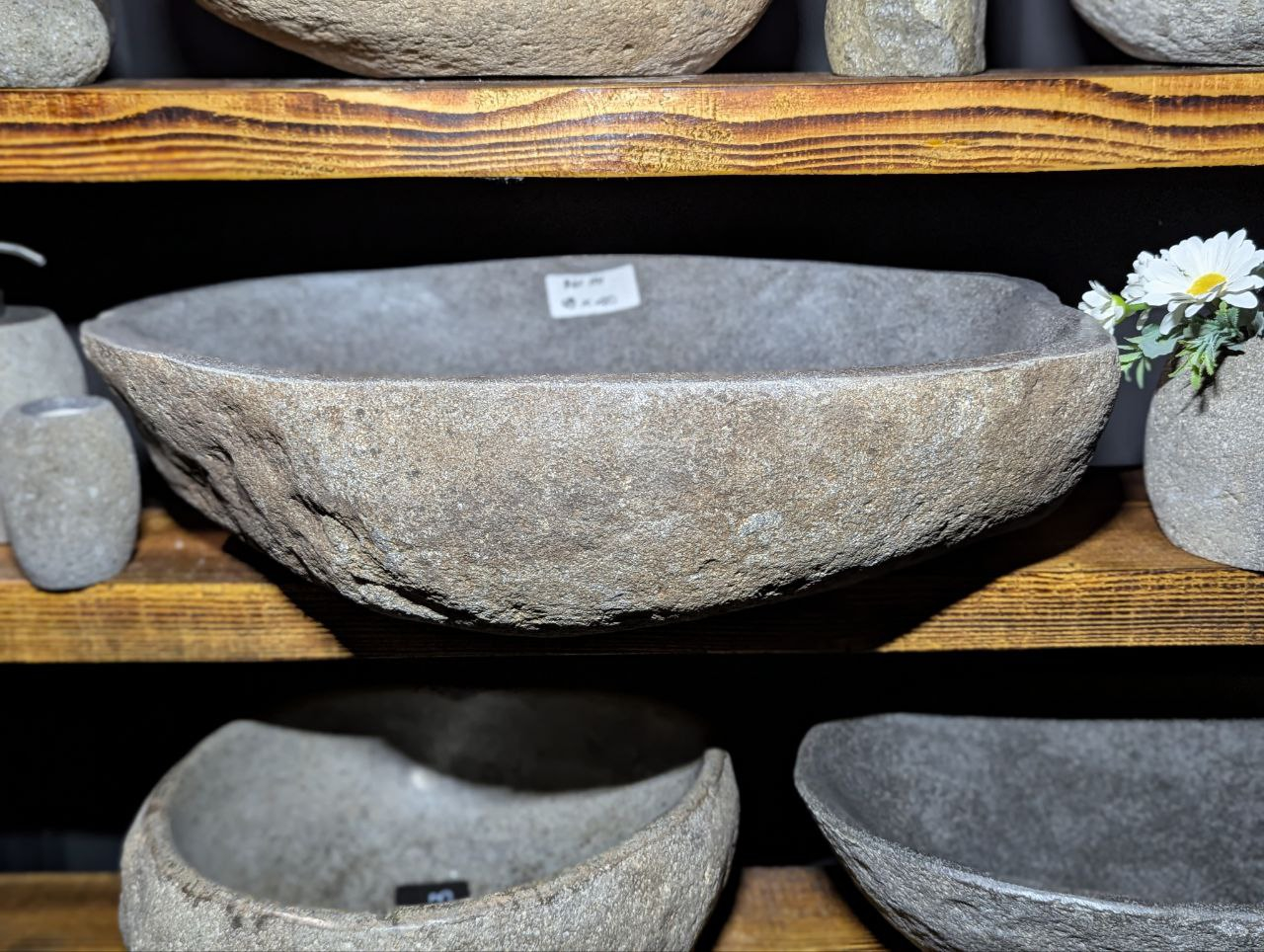 Раковина из камня