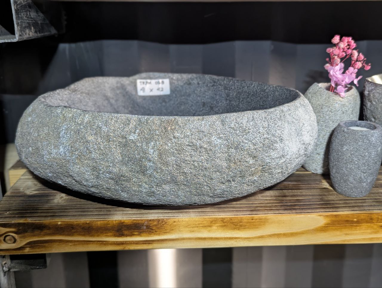 Раковина из камня