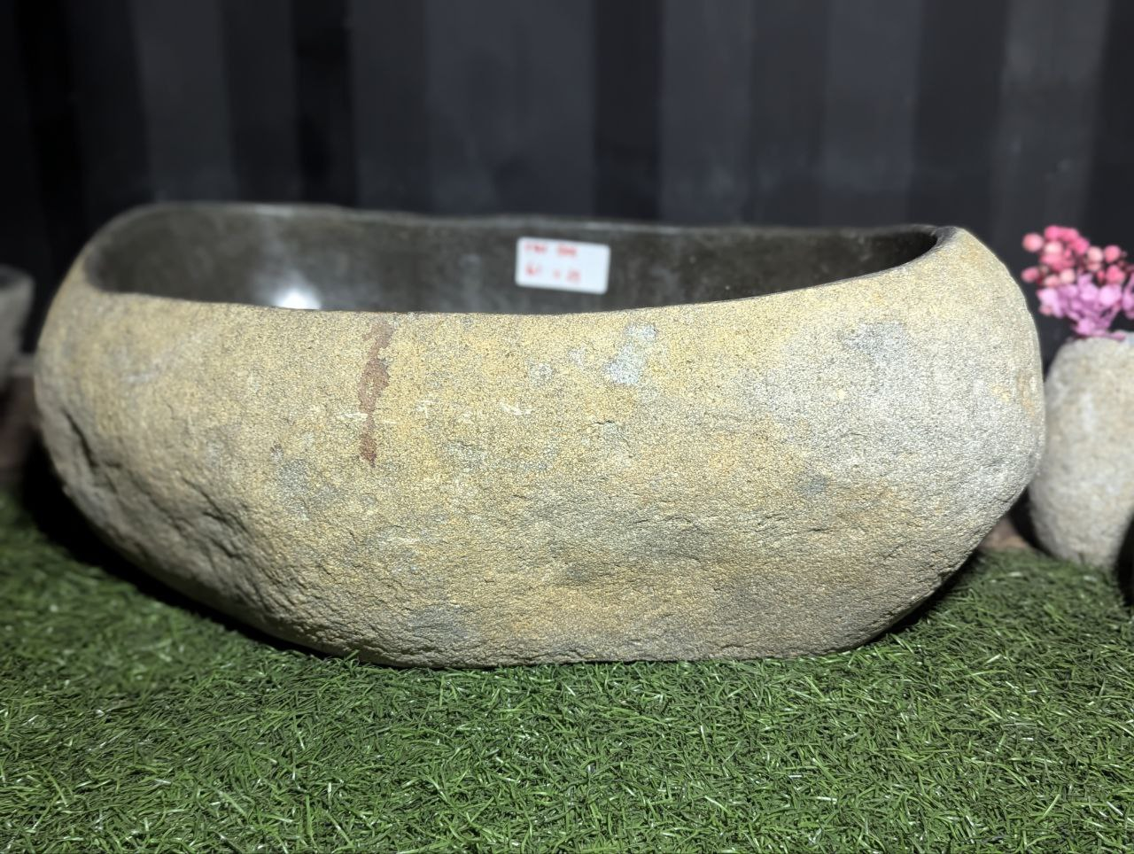 Раковина из камня