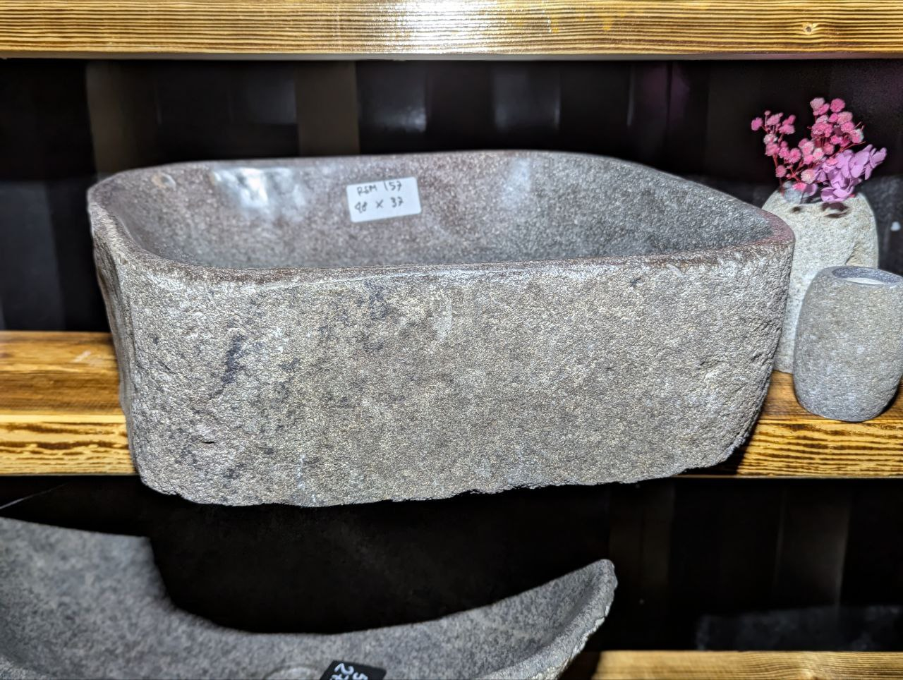 Раковина из камня