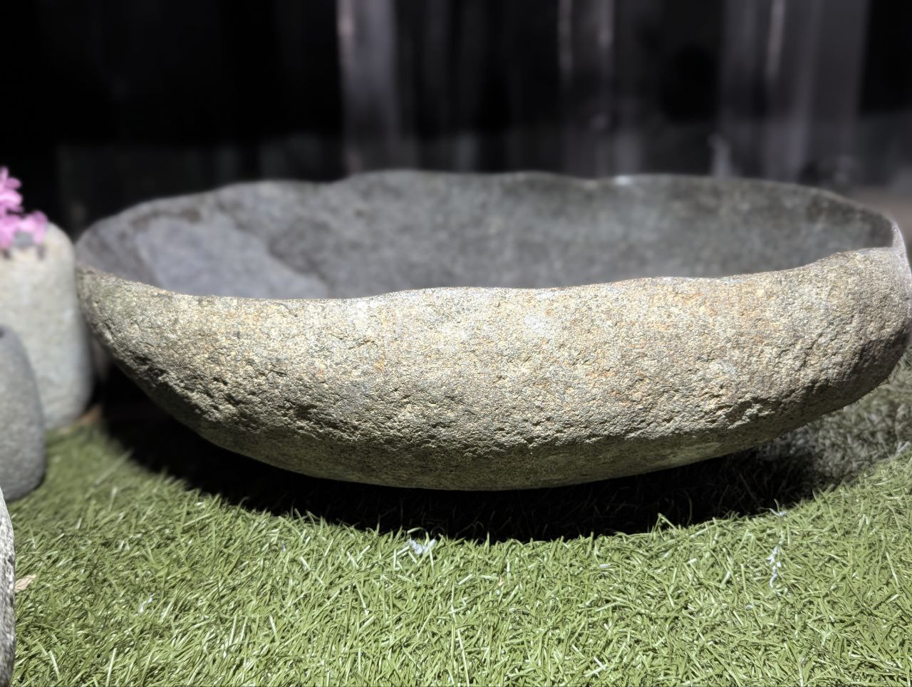 Раковина из камня