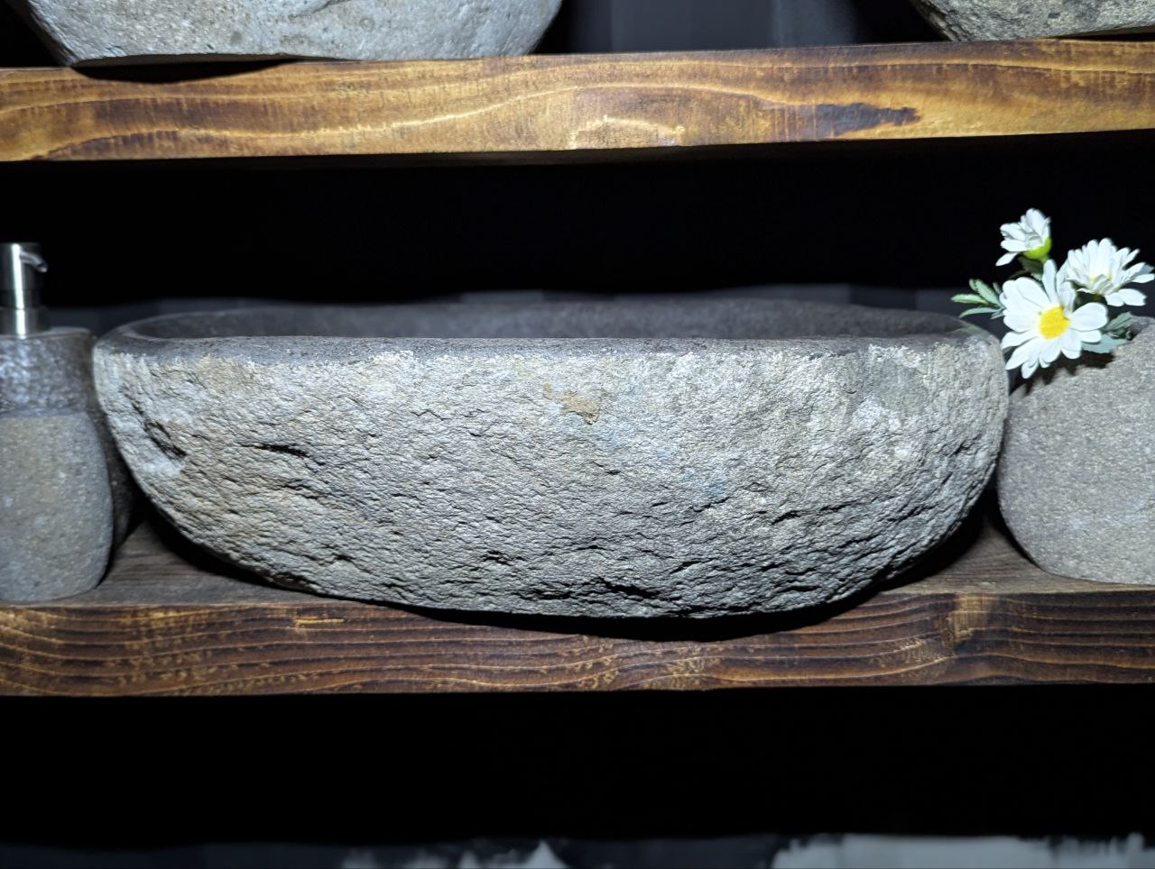 Раковина из камня