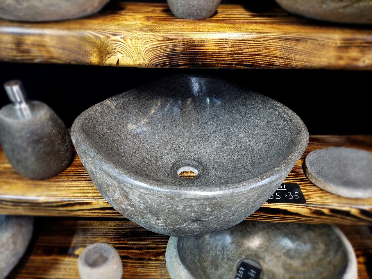 Раковина из камня