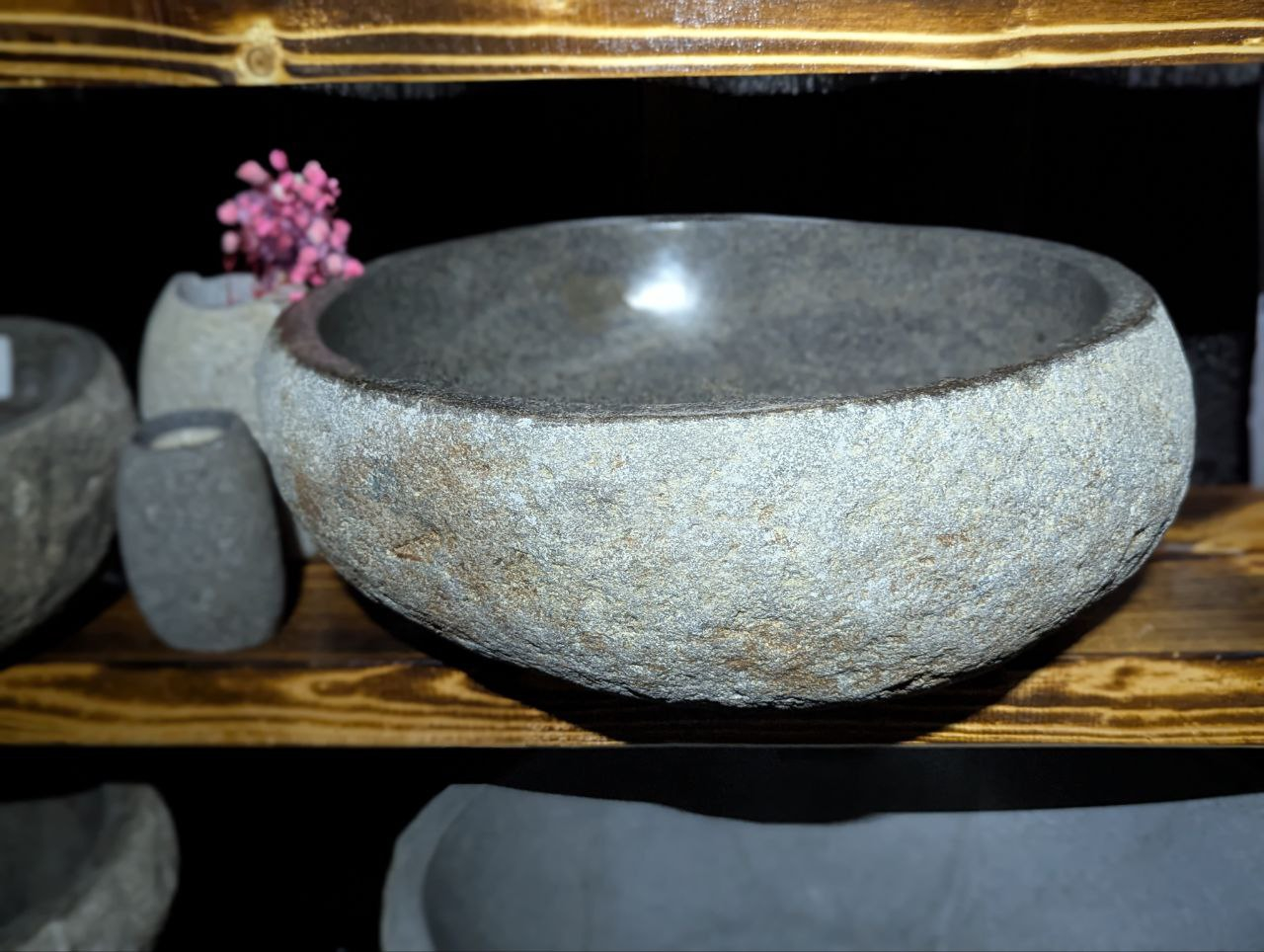 Раковина из камня