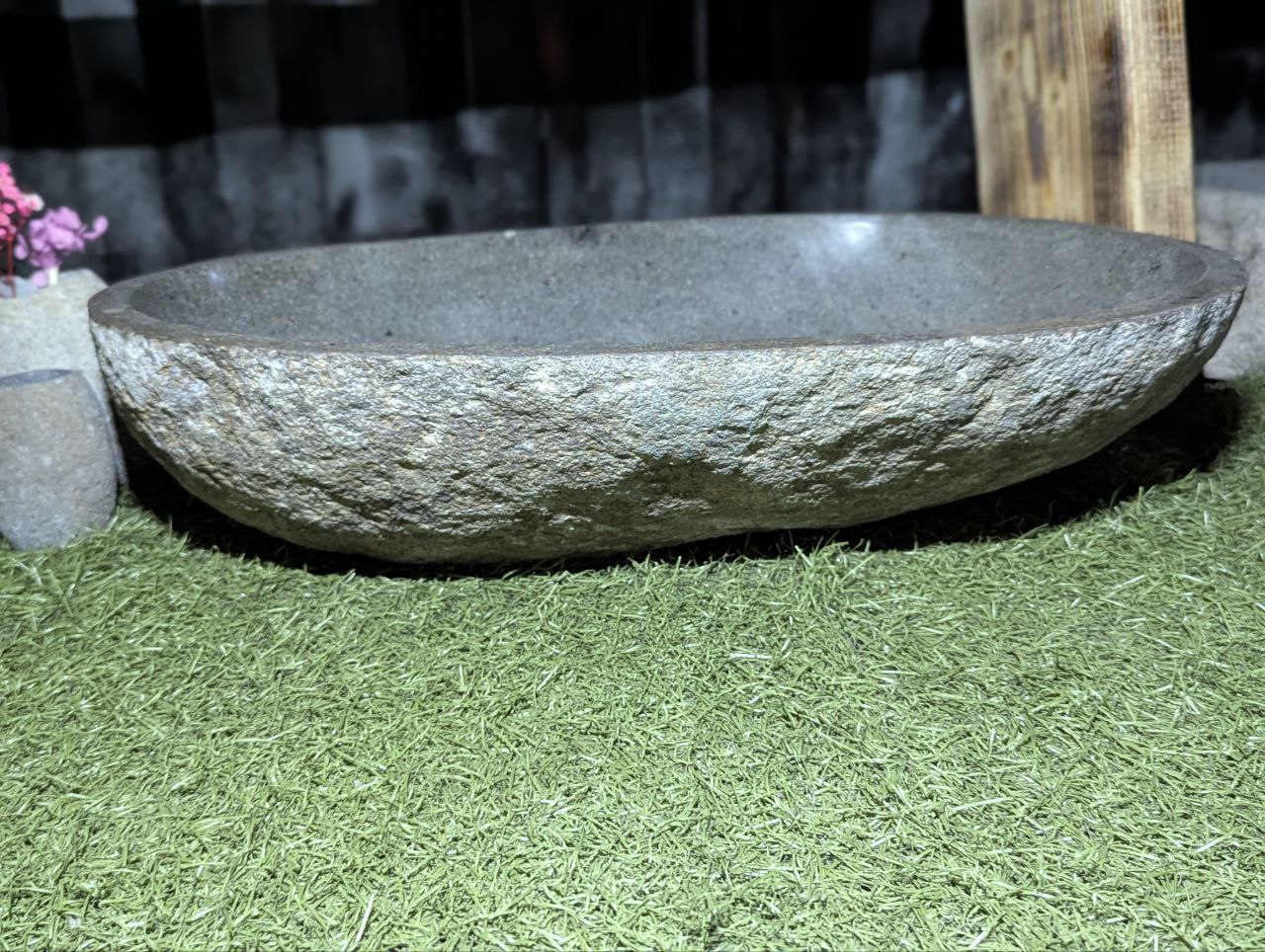 Раковина из камня