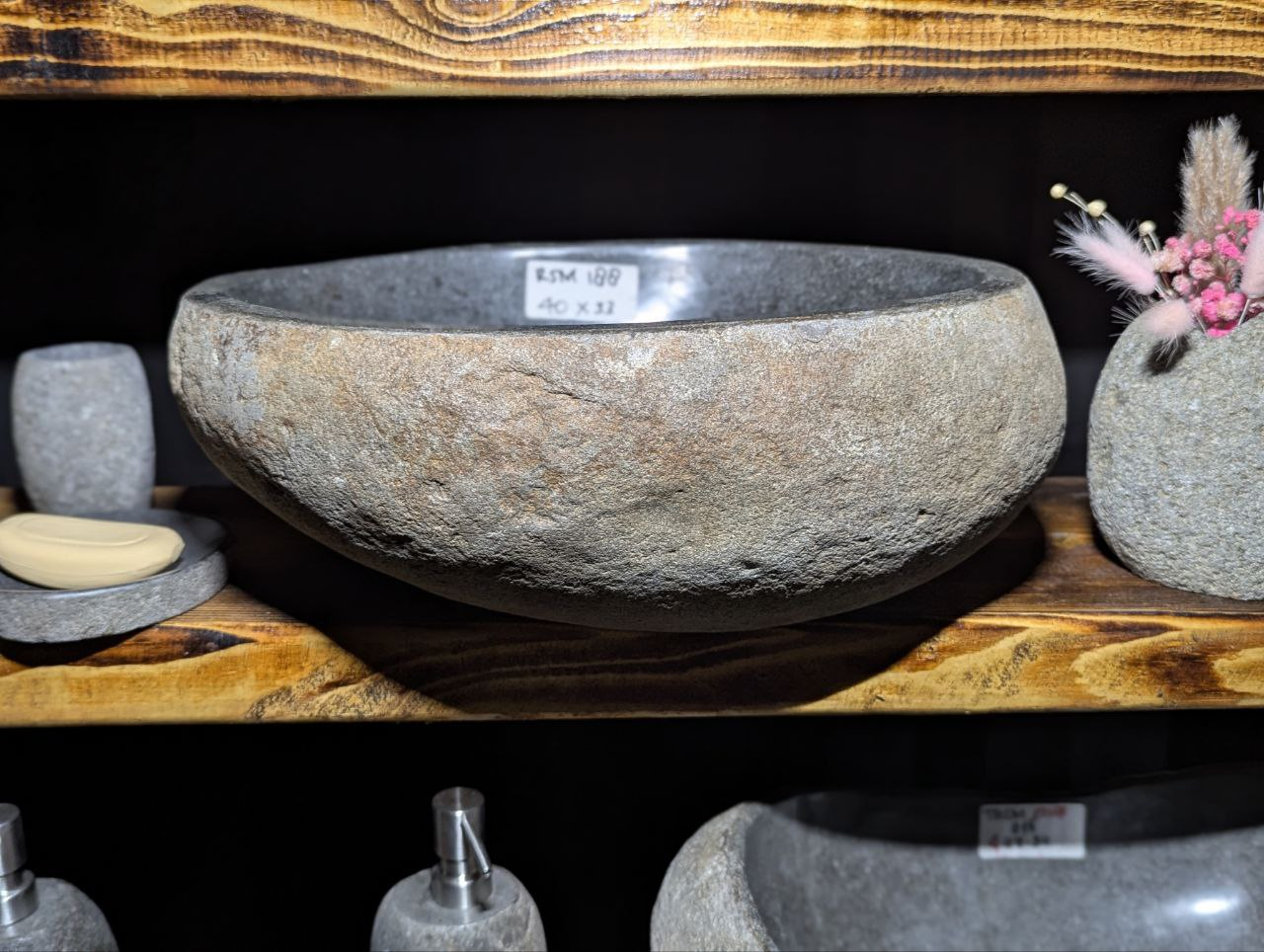 Раковина из камня