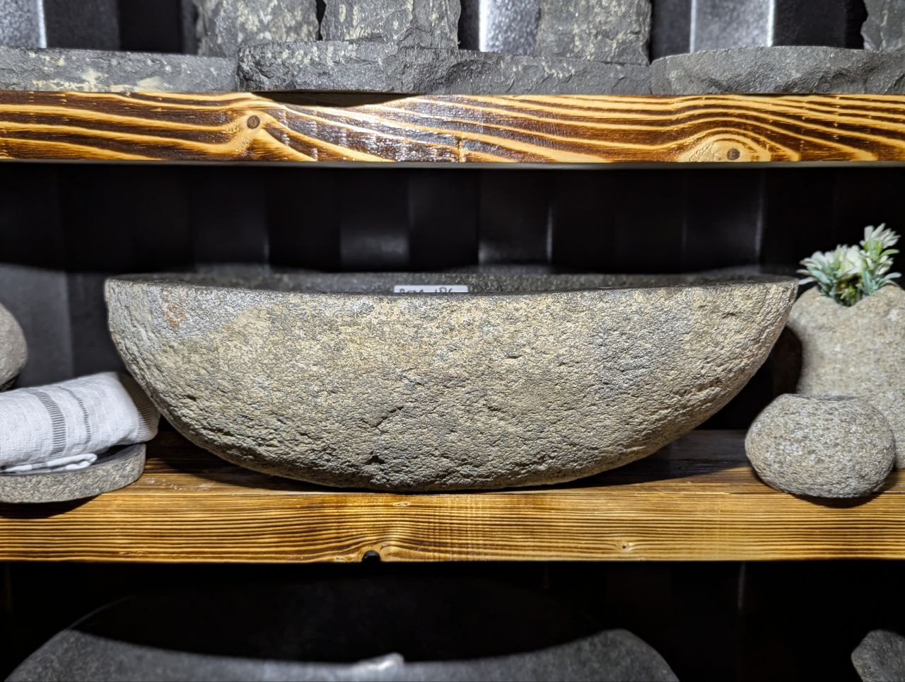 Раковина из камня