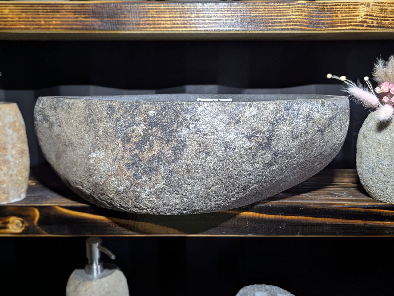 Раковина из камня