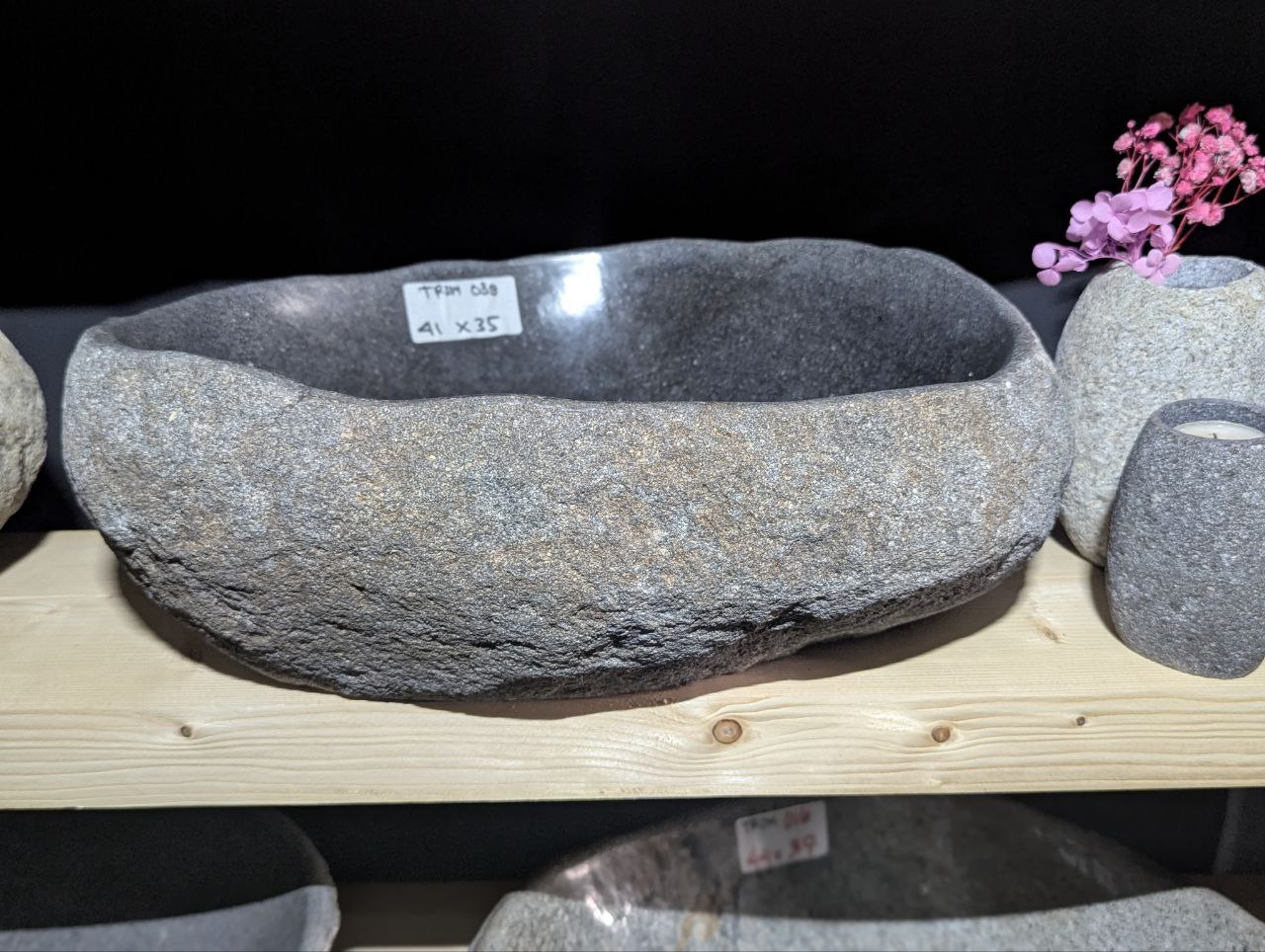 Раковина из камня