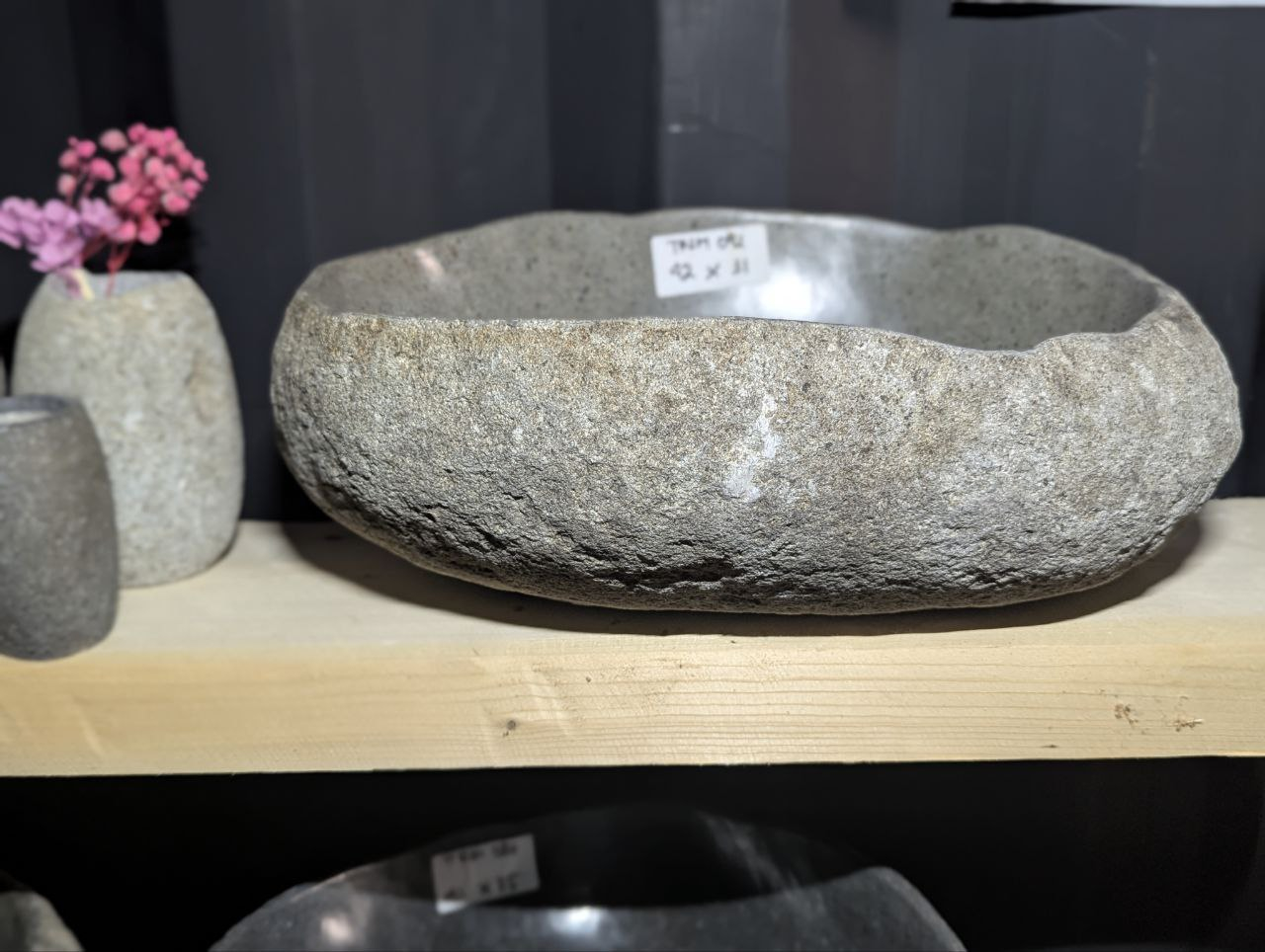 Раковина из камня