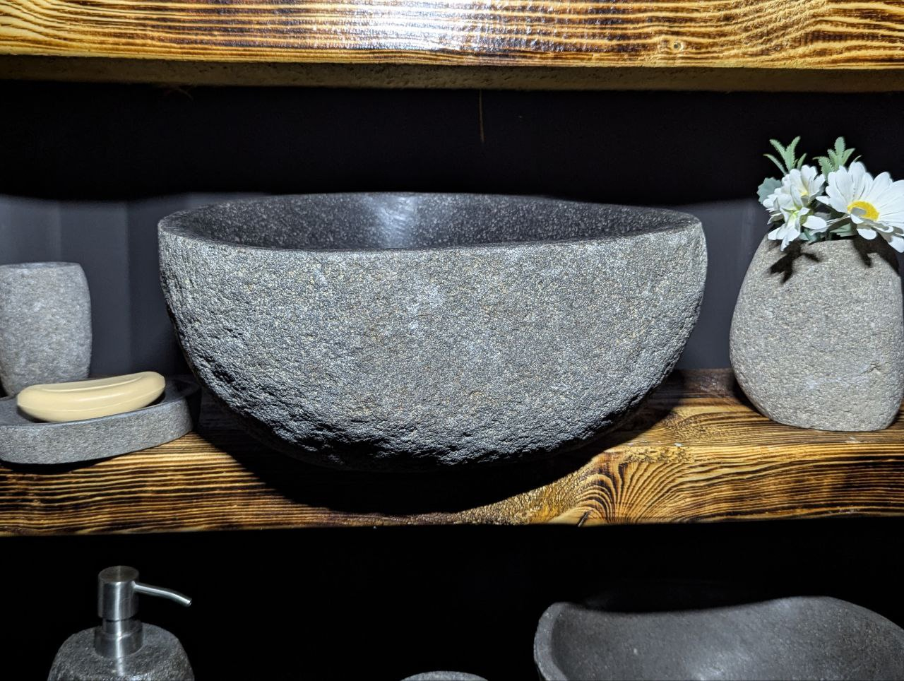 Раковина из камня