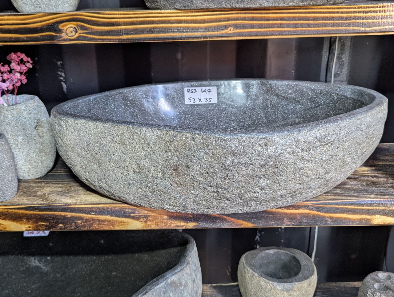 Раковина из камня