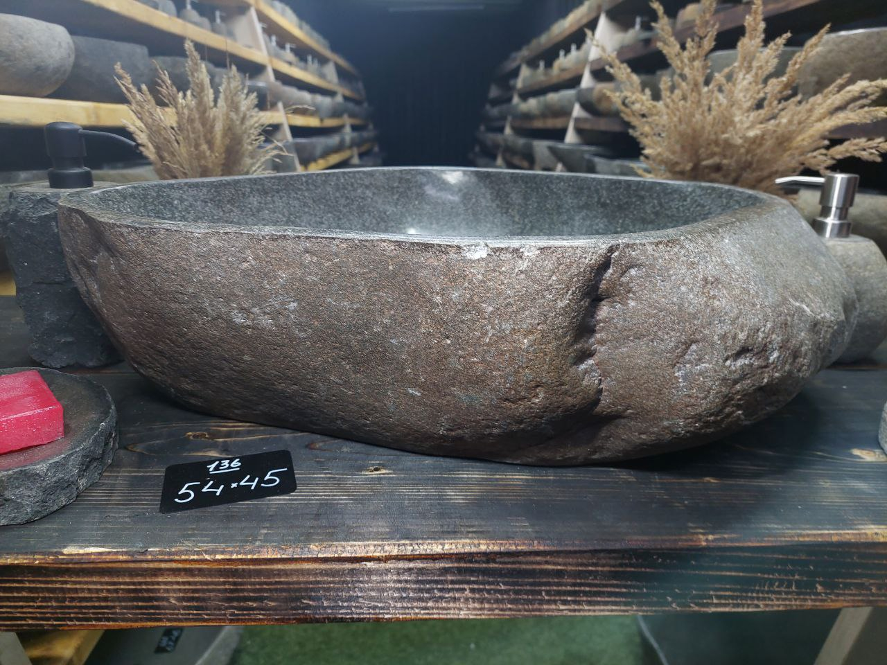 Раковина из камня