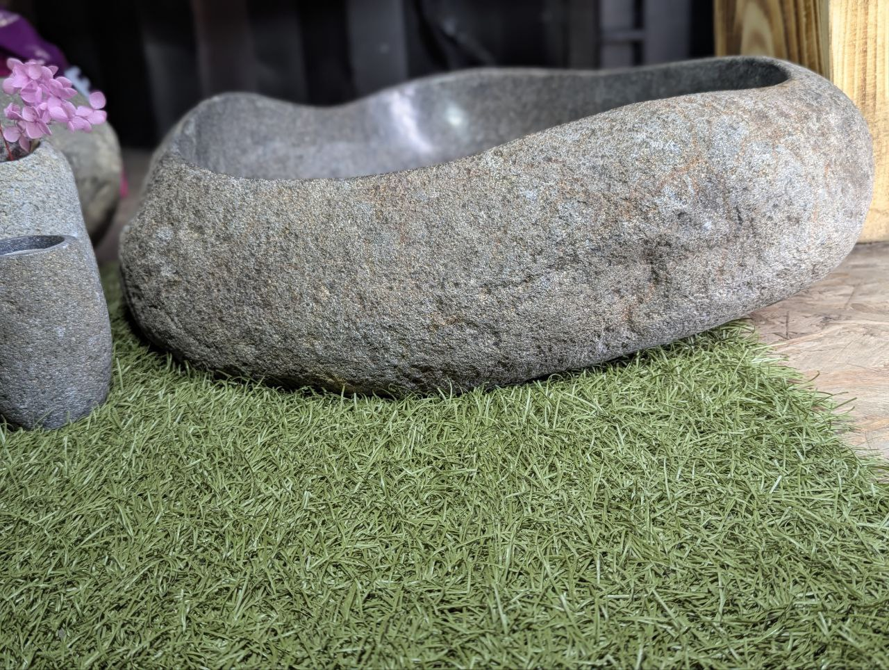 Раковина из камня