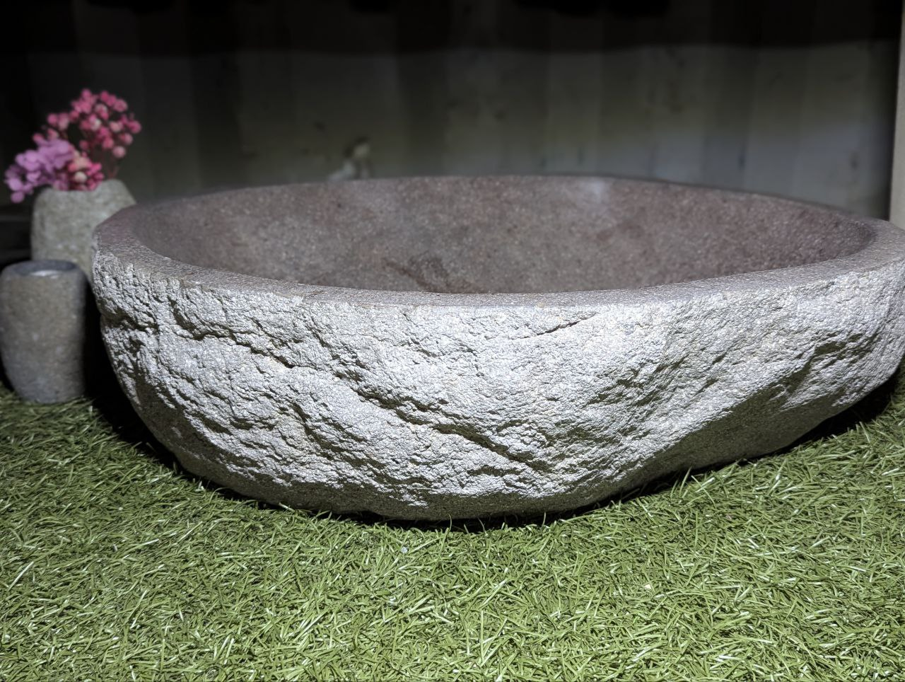 Раковина из камня