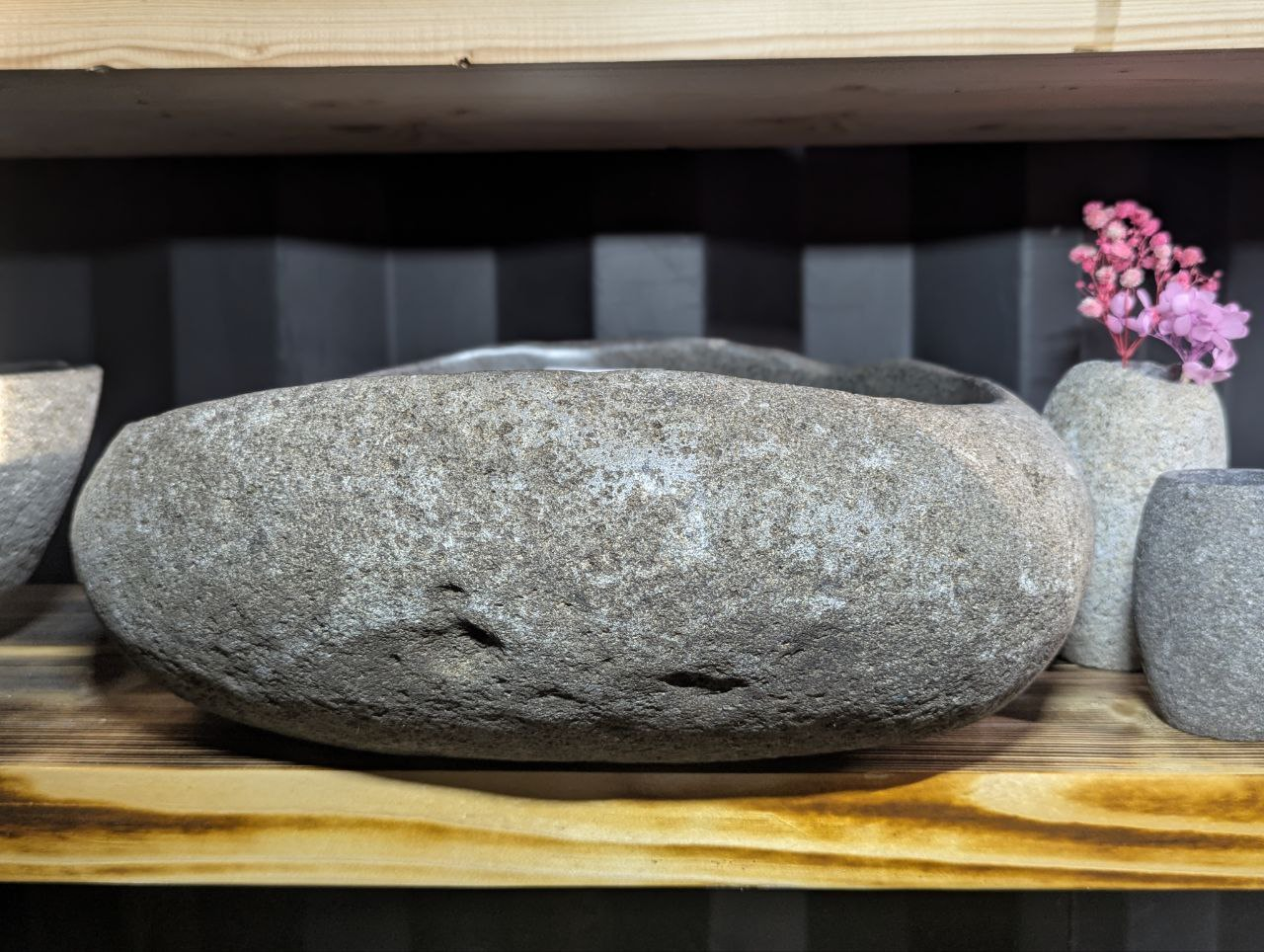 Раковина из камня