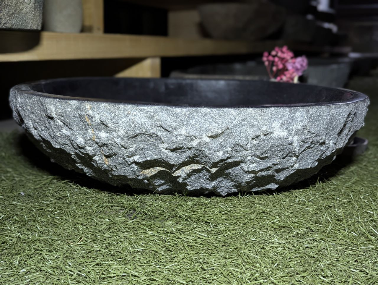 Раковина из камня