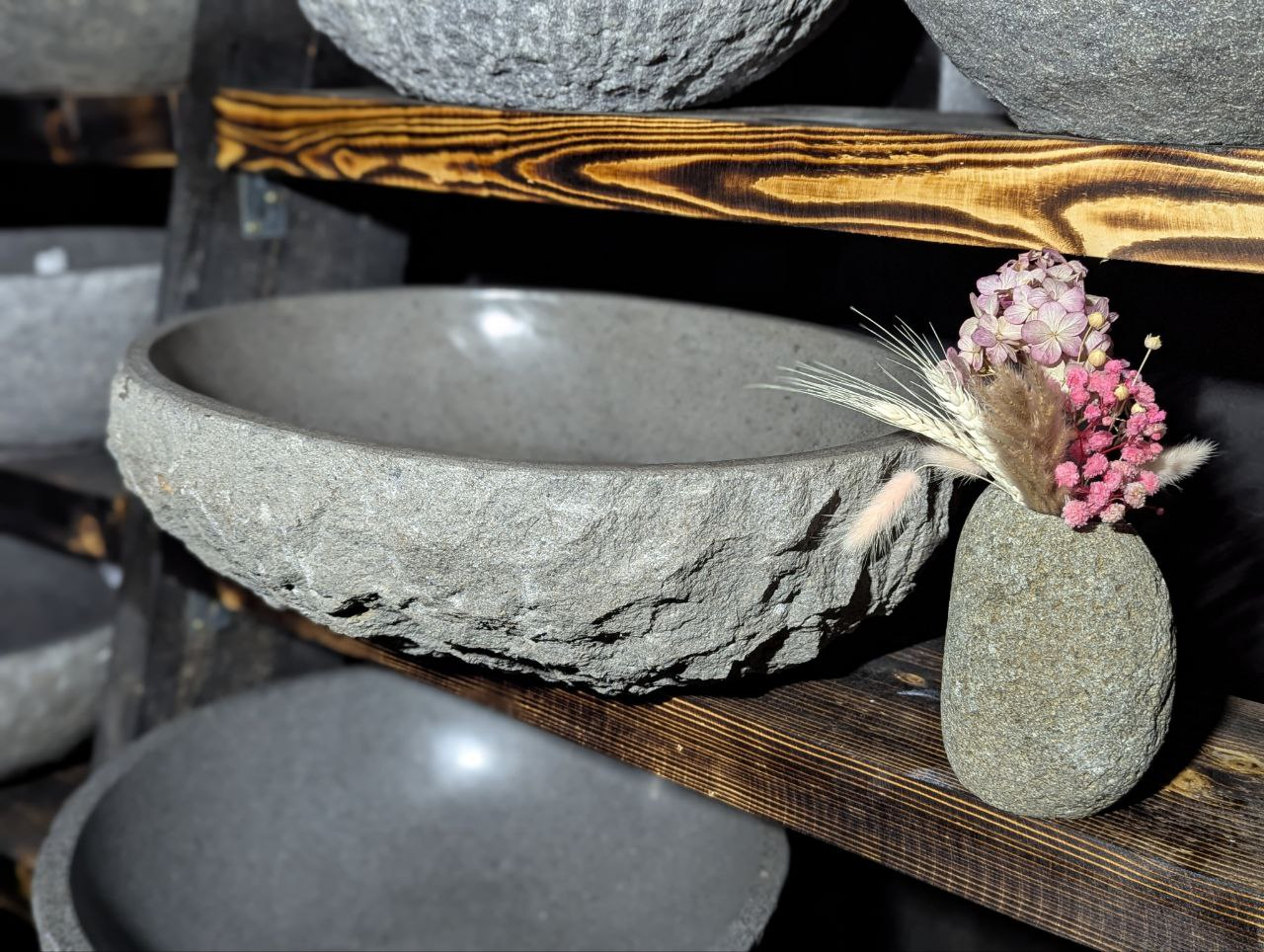 РАКОВИНА ИЗ РЕЧНОГО КАМНЯ