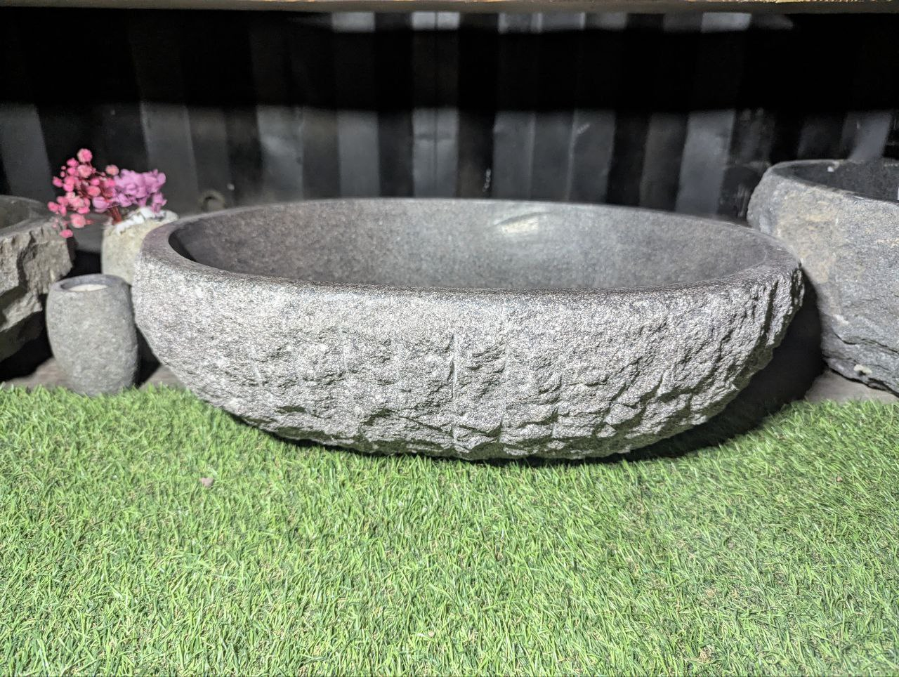 Раковина из камня