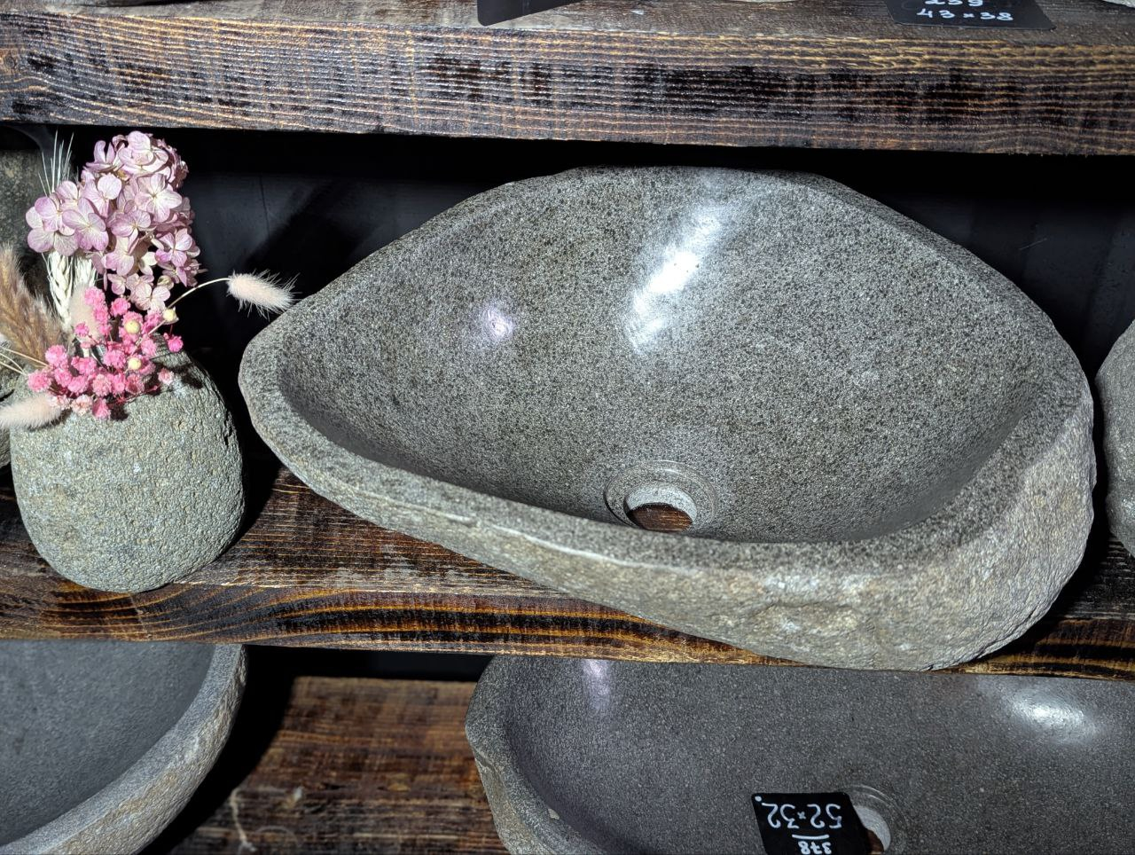 Раковина из камня